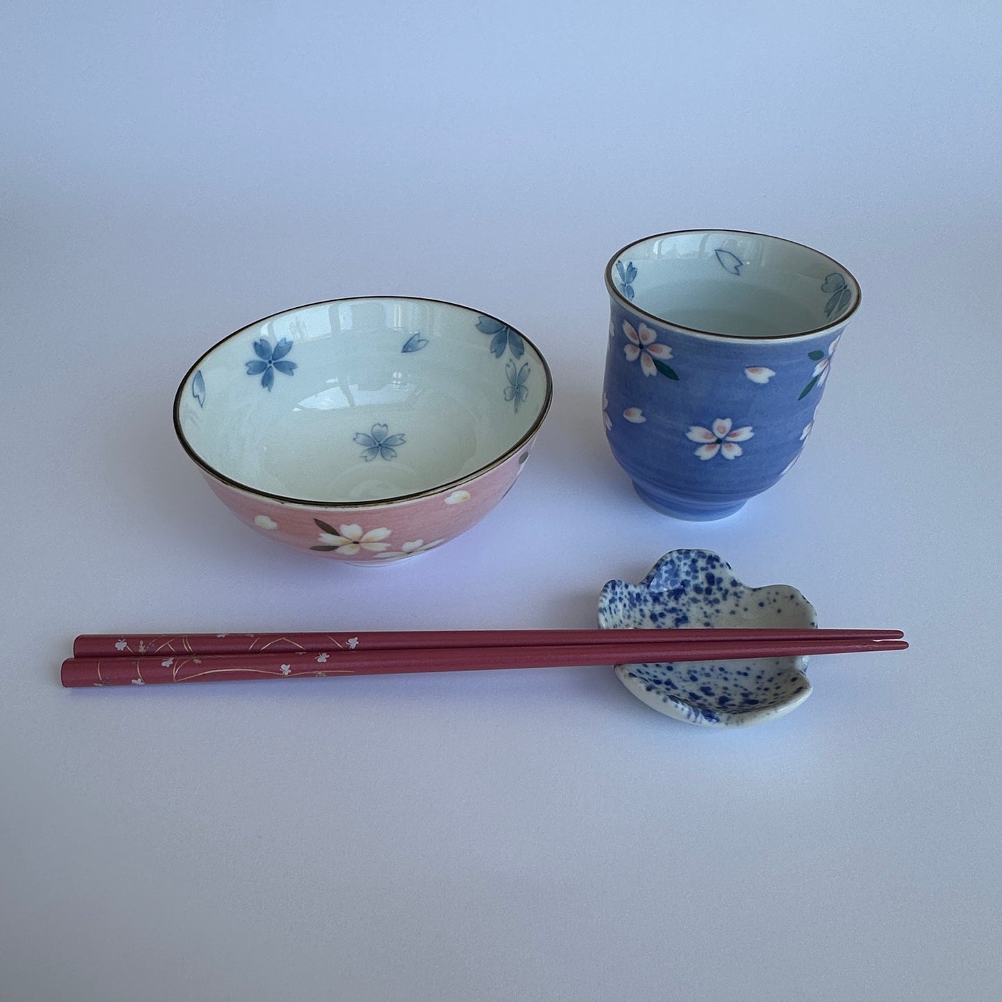 סט אישי קרמי פרחוני